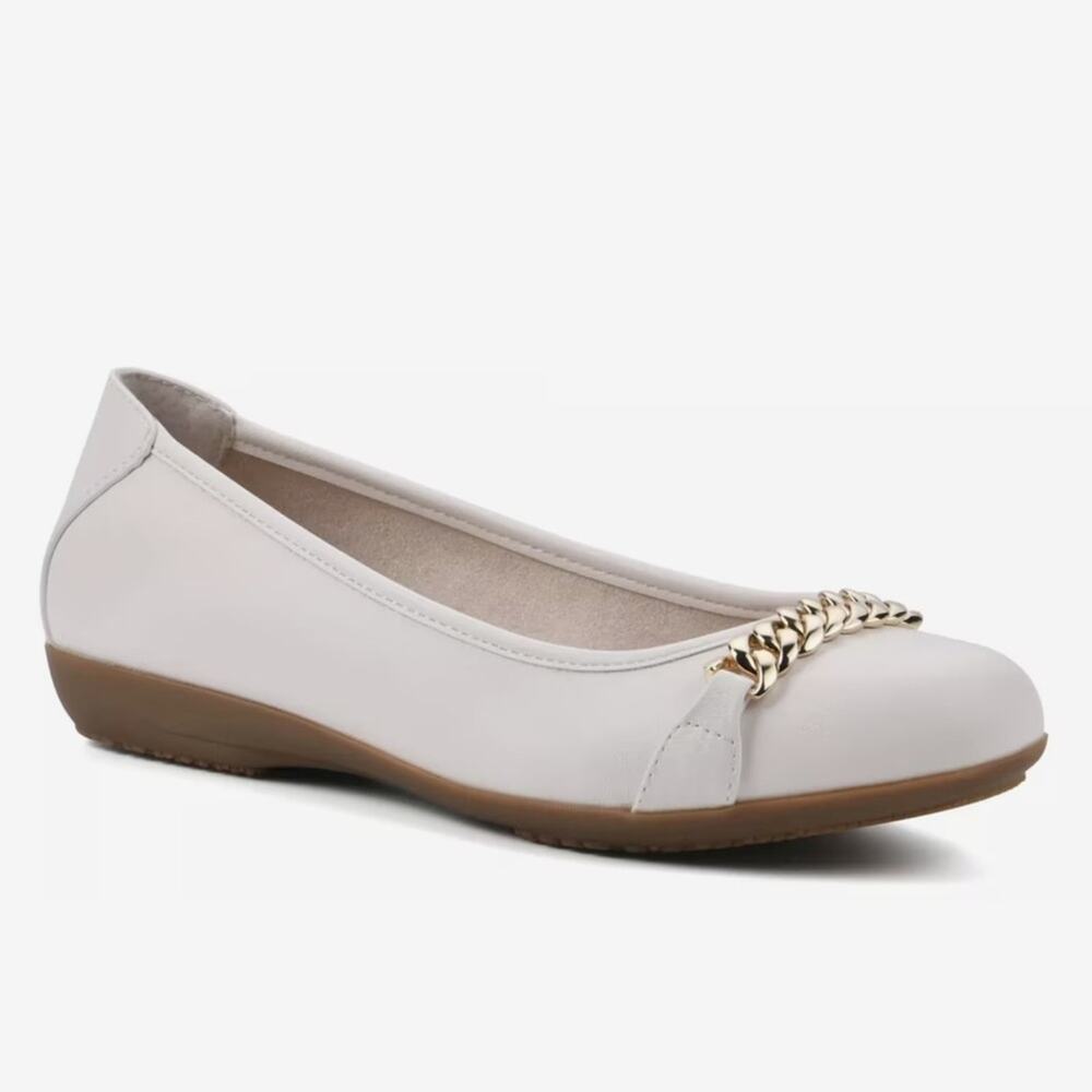 Women’s Cream Ballet Flat with Gold Chain Accent